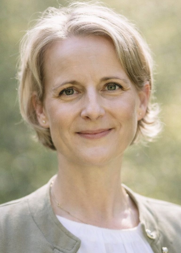 Katharina Goebl headshot 800x1120 768x1075